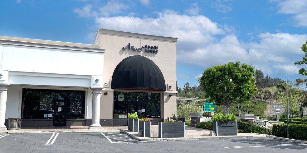 28231-28301 Crown Valley Pky, Laguna Niguel, CA à louer - Photo du bâtiment - Image 3 de 12