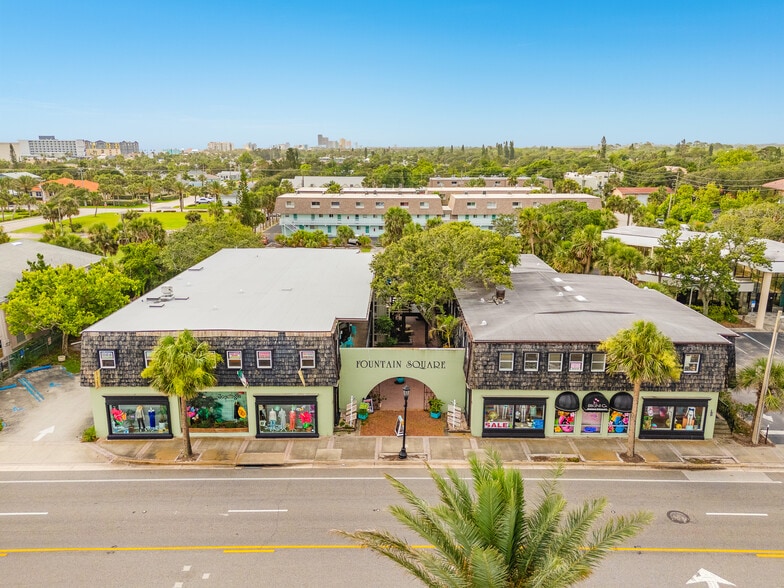 142 E Granada Blvd, Ormond Beach, FL à louer - Photo du bâtiment - Image 2 de 7