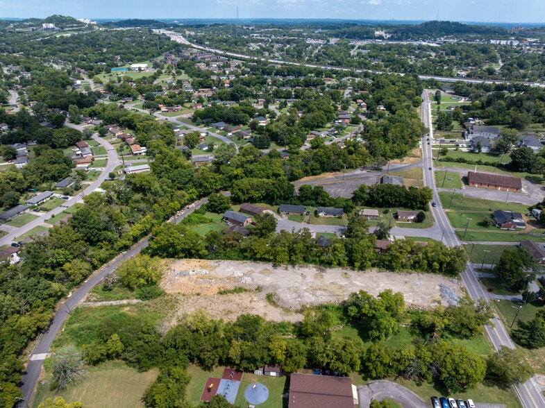 369 Ewing Dr, Nashville, TN for sale - Building Photo - Image 1 of 3