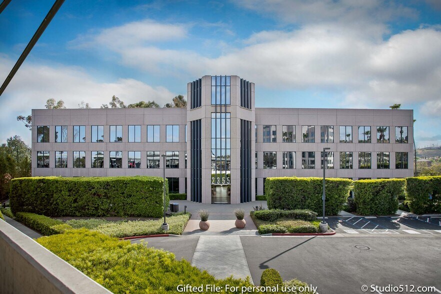 2375 Northside Dr, San Diego, CA à louer - Photo du bâtiment - Image 2 de 9