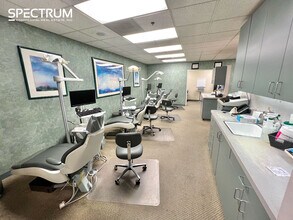 23206 Lyons Ave, Santa Clarita, CA for lease Interior Photo- Image 1 of 10