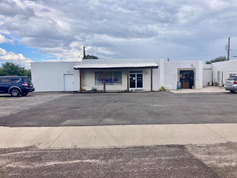 903 San Antonio st, Marfa, TX à vendre - Photo du bâtiment - Image 2 de 12