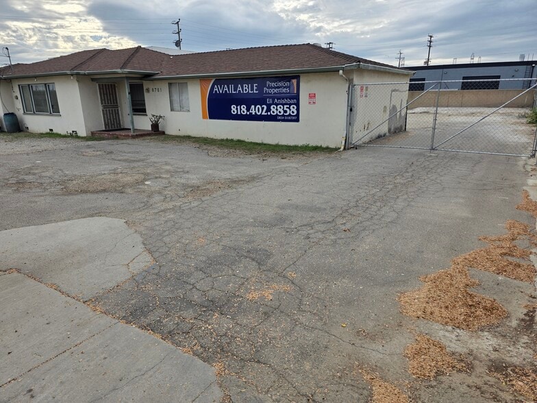 8761 Amigo Ave, Northridge, CA for lease - Building Photo - Image 2 of 16