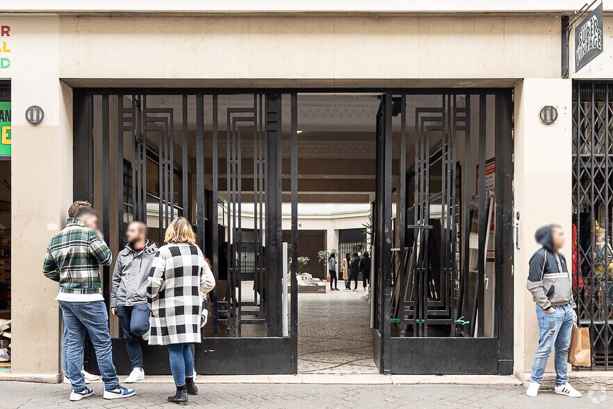 Rue Des Petites Ecuries, Paris for lease - Building Photo - Image 3 of 3