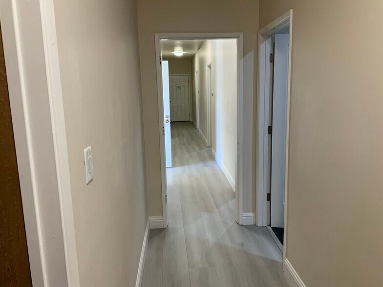 379 S Livermore Ave, Livermore, CA à louer - Photo du bâtiment - Image 3 de 11