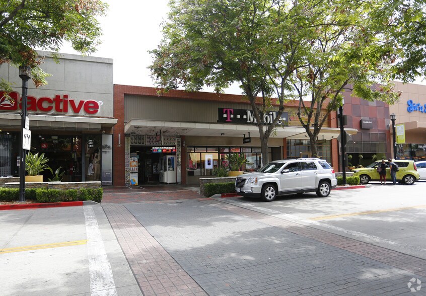 312-316 N San Fernando Blvd, Burbank, CA for lease - Primary Photo - Image 1 of 5
