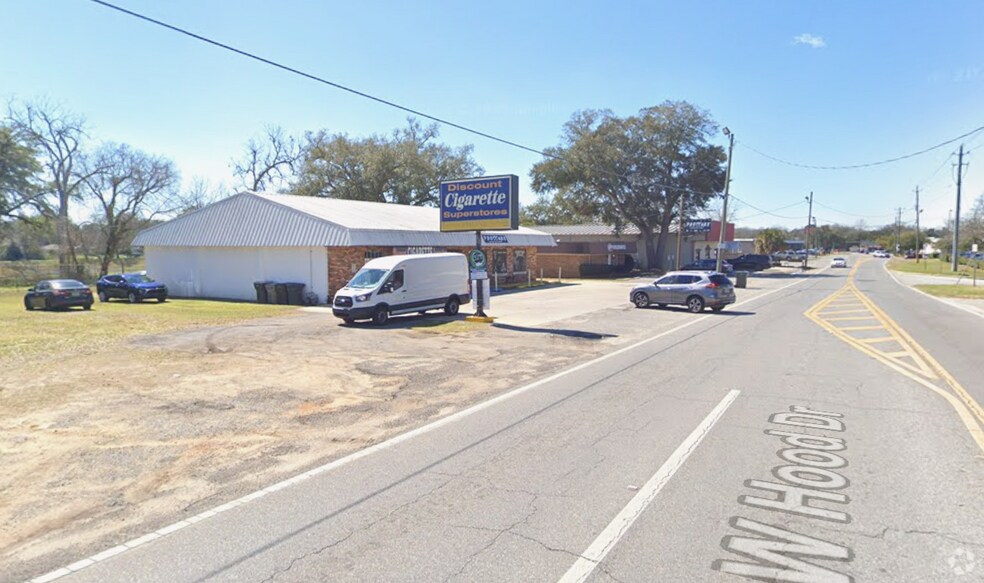 75 W Hood Dr, Pensacola, FL à louer - Photo du bâtiment - Image 2 de 3