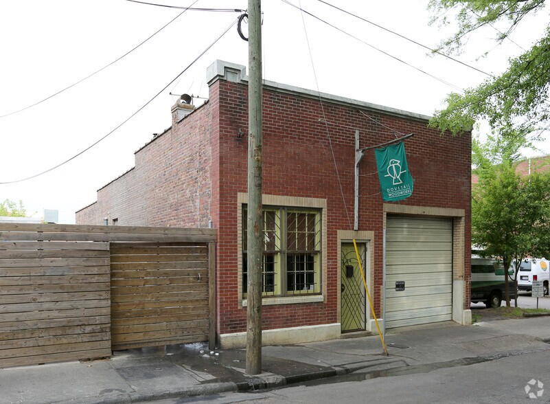 24 Commerce Pl, Raleigh, NC à louer - Photo du bâtiment - Image 2 de 2