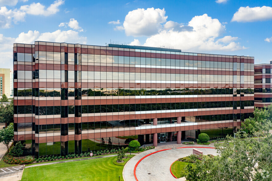 16285 Park Ten Place Dr, Houston, TX for lease - Building Photo - Image 1 of 5