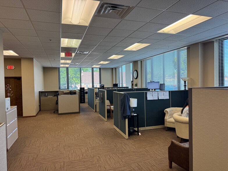 480 New Holland Ave, Lancaster, PA à louer - Photo du bâtiment - Image 3 de 3