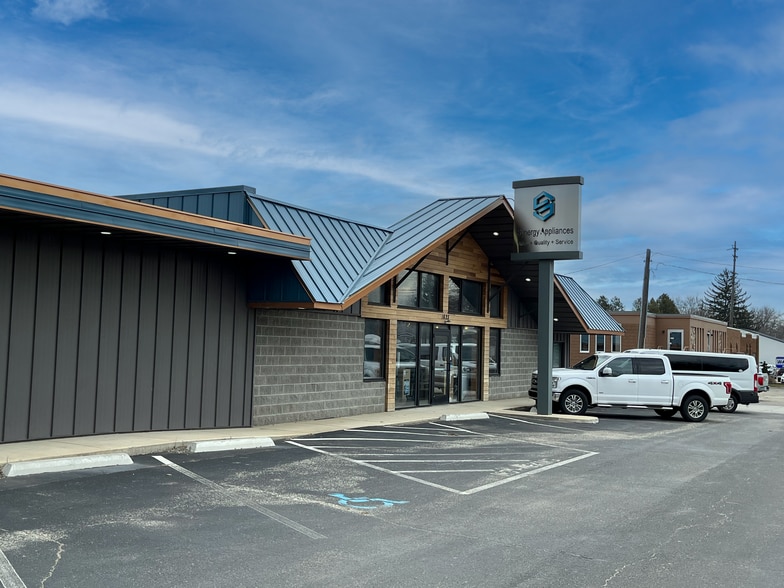 1623-1635 Chicago Dr SW, Grand Rapids, MI for sale - Building Photo - Image 2 of 21