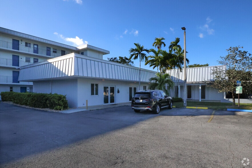 1900 SW 57th Ave, Miami, FL for sale - Primary Photo - Image 1 of 1