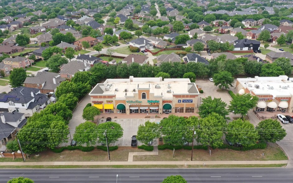 1205 E Debbie Ln, Mansfield, TX à louer - Photo du bâtiment - Image 3 de 20