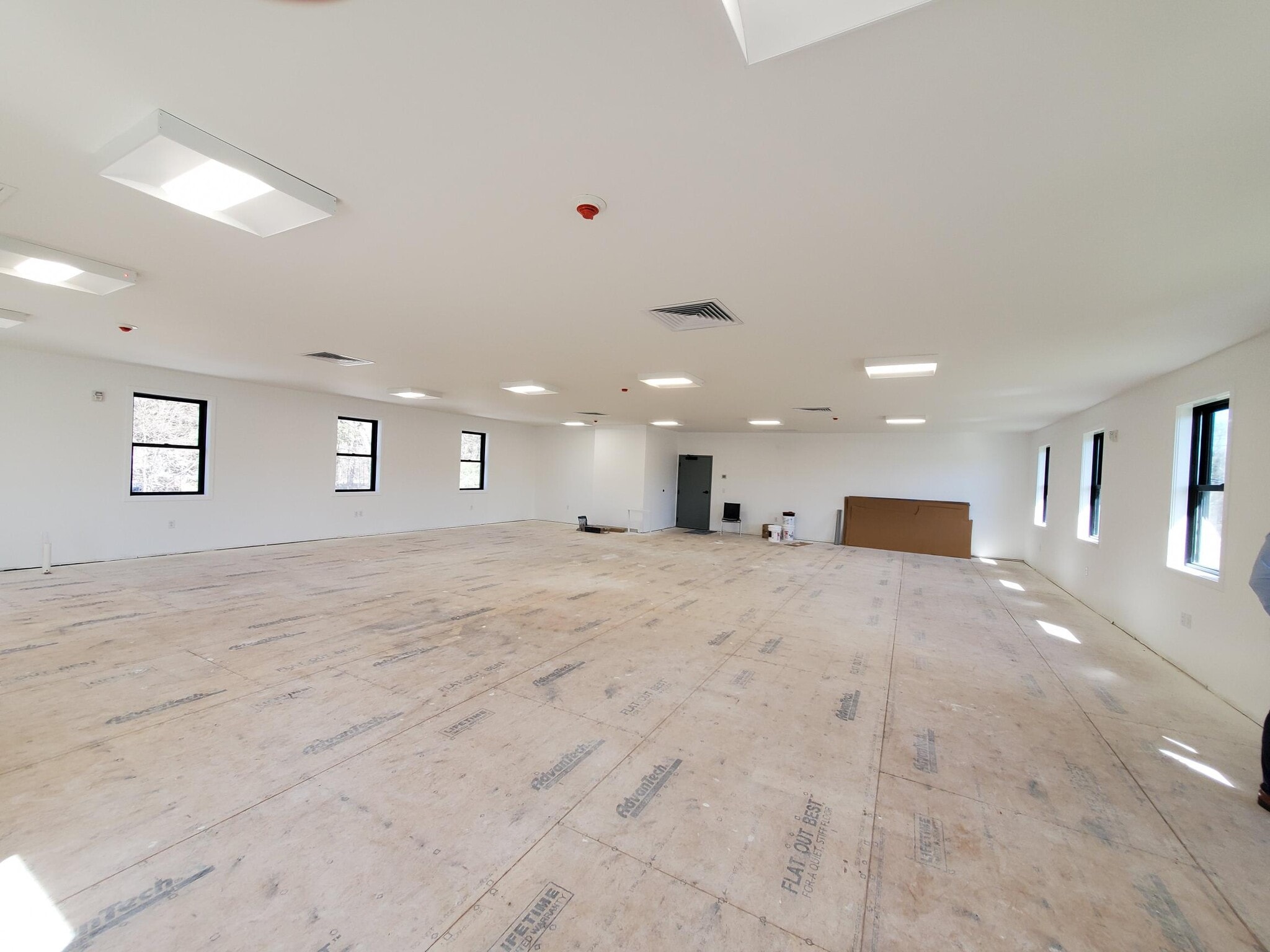 4130 Whitney Ave, Hamden, CT for lease Interior Photo- Image 1 of 6