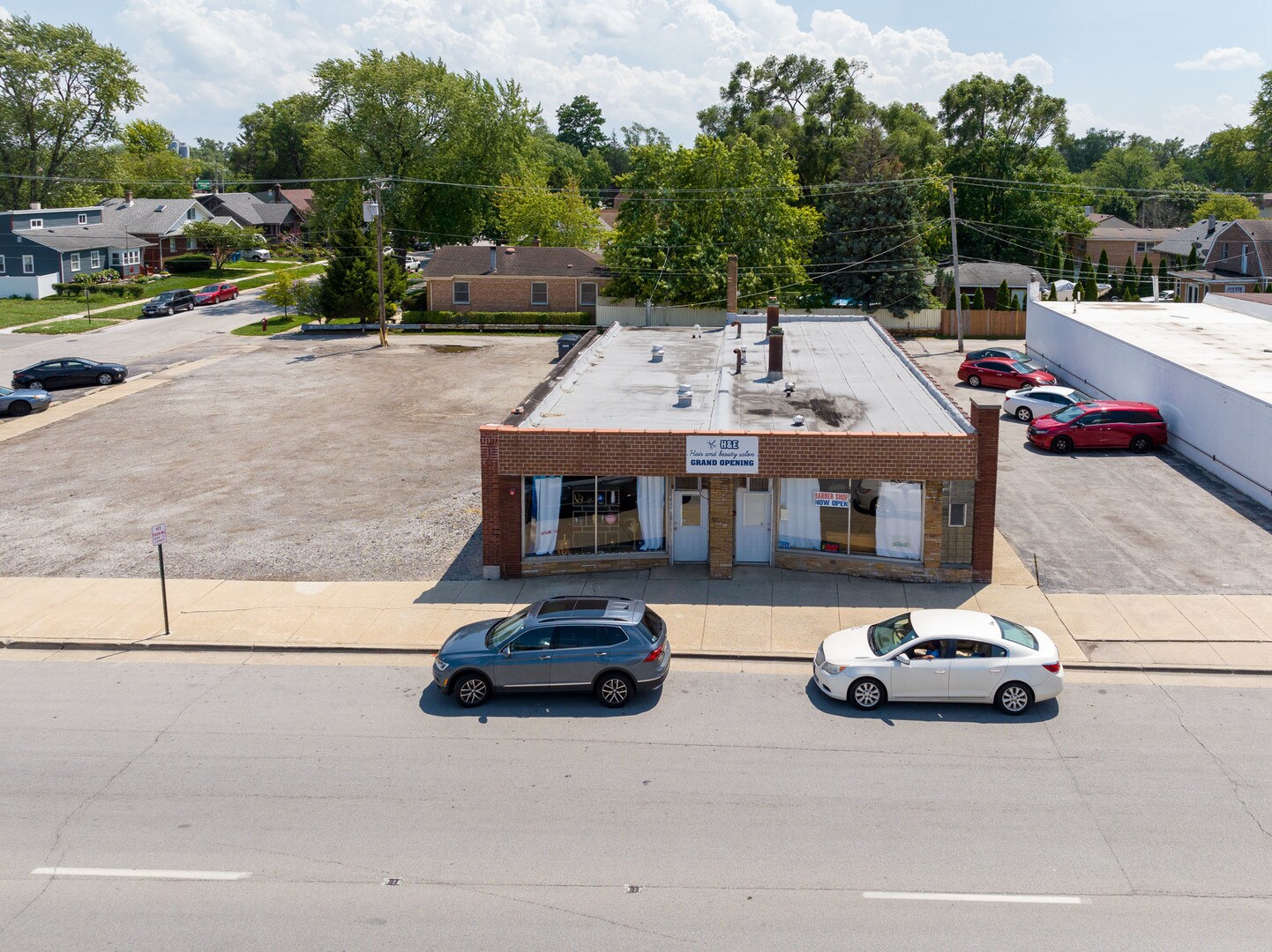 A-Z mixed-use commercial portefeuille de 2 propriétés à vendre sur LoopNet.ca Photo du bâtiment- Image 1 de 3