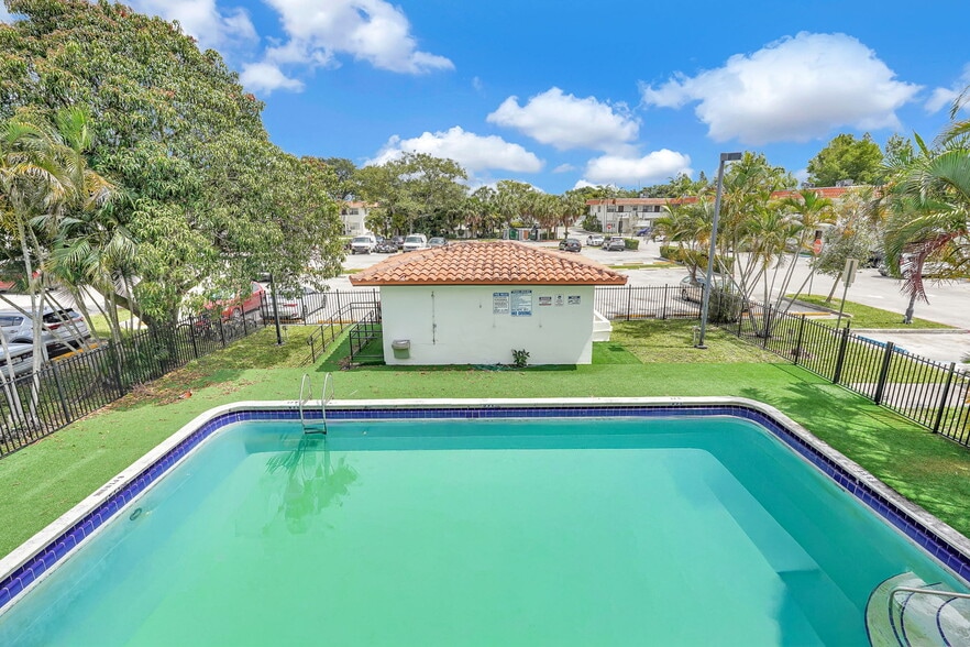 400 NW 65th Ave, Margate, FL for sale - Building Photo - Image 3 of 43