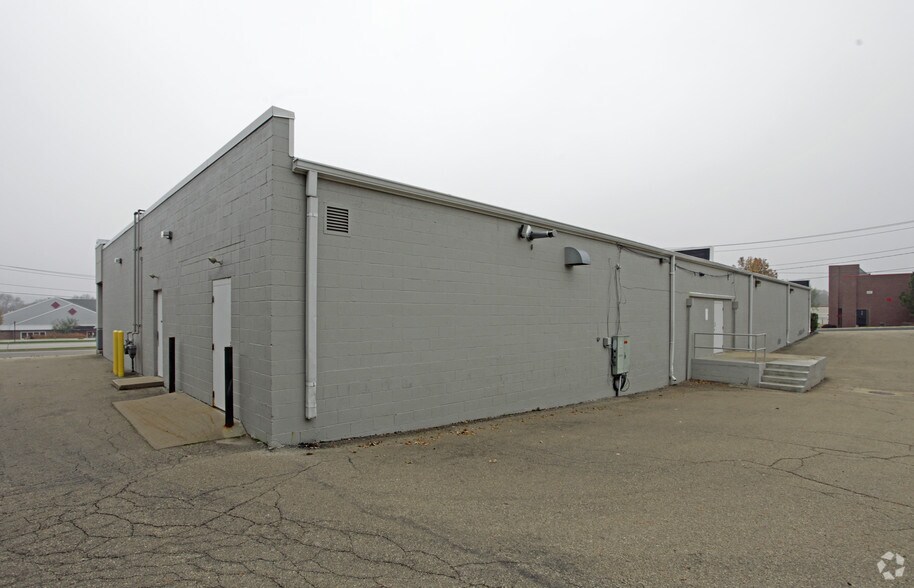 4100-4104 E Washington Ave, Madison, WI for lease - Building Photo - Image 2 of 2