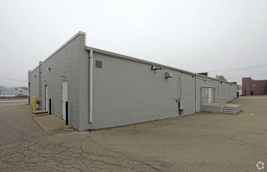 4100-4104 E Washington Ave, Madison, WI à louer - Photo du bâtiment - Image 2 de 2