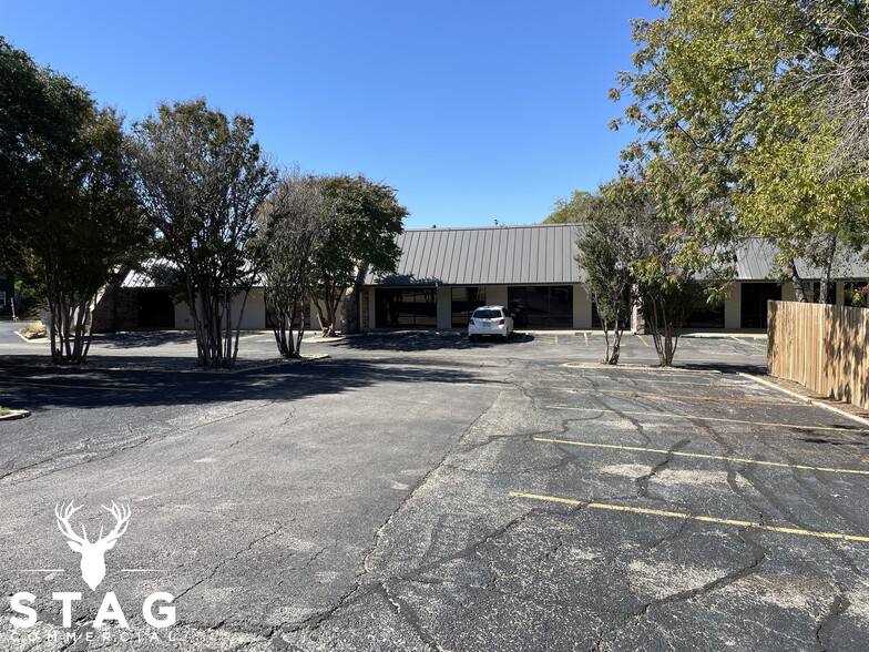 1716 Scripture St, Denton, TX for lease - Building Photo - Image 3 of 34