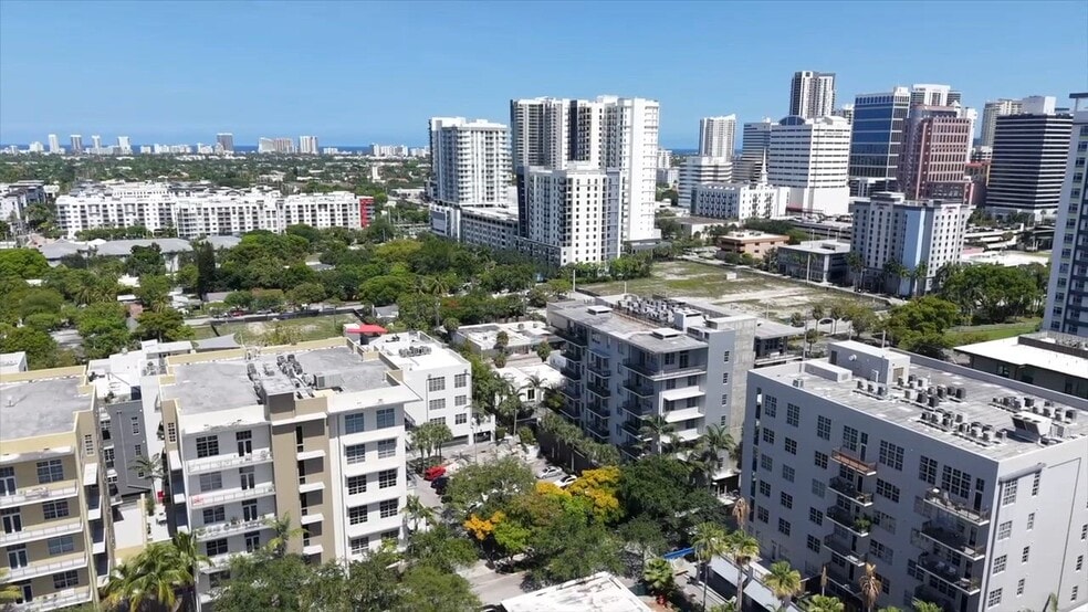431 NW 1st Ave, Fort Lauderdale, FL à louer - Vidéo sur l’inscription commerciale - Image 2 de 11