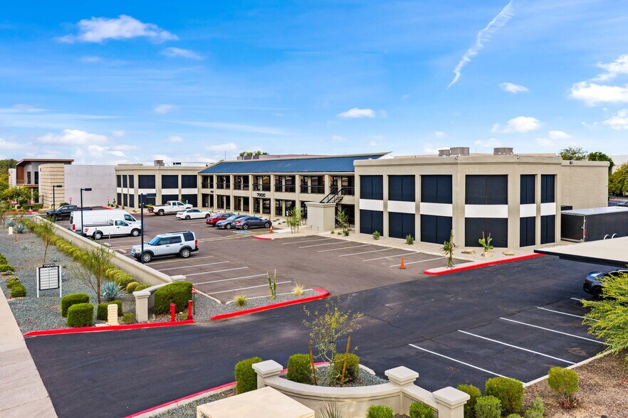 7900 E Greenway Rd, Scottsdale, AZ à louer - Photo du bâtiment - Image 2 de 8
