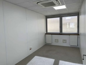 Office in Fontenay-sous-Bois for lease Interior Photo- Image 2 of 7