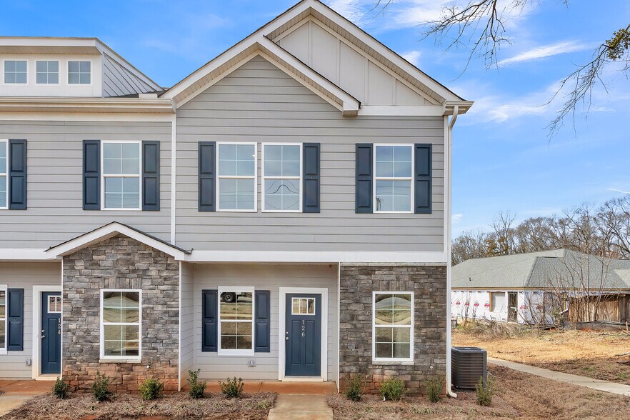 120 Pendleton Place Way, Pendleton, SC à vendre - Photo principale - Image 1 de 1