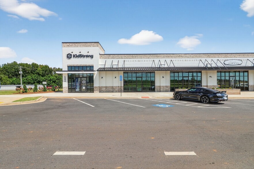 1904 Houston Lake Rd, Perry, GA à vendre - Photo du bâtiment - Image 2 de 9