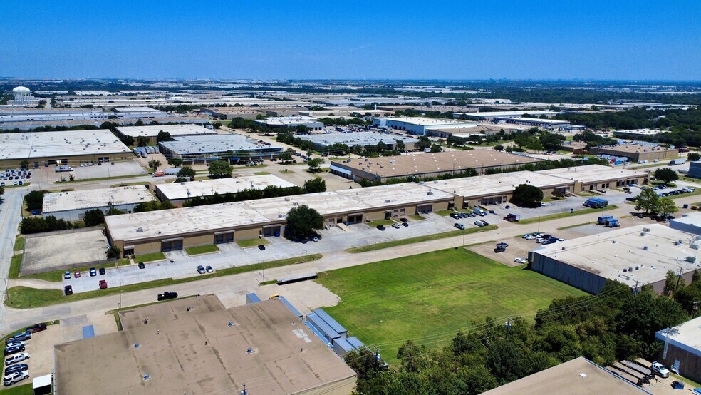 901-941 Avenue N, Grand Prairie, TX à louer - Photo du bâtiment - Image 2 de 4