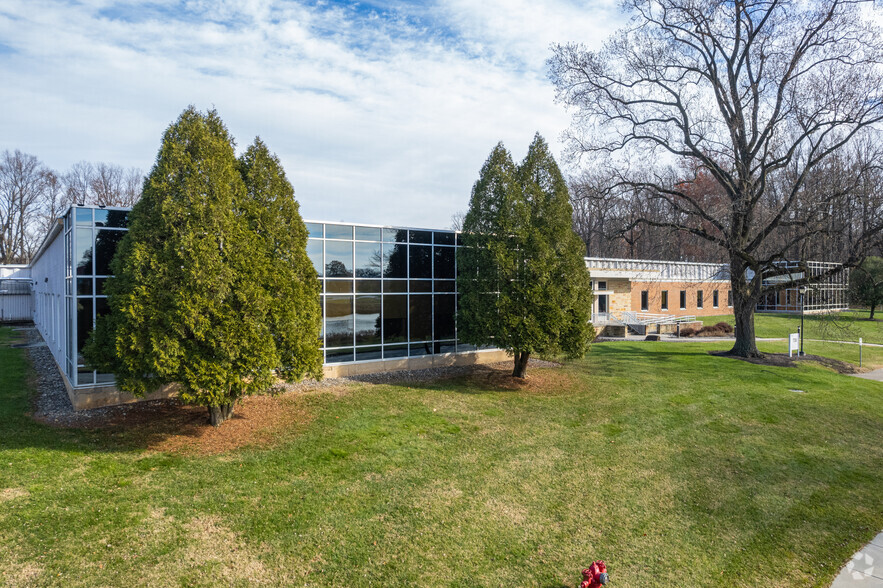 984 Centre Rd, Wilmington, DE for lease - Building Photo - Image 2 of 7