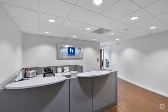 8700 W Flagler St, Miami, FL for lease Interior Photo- Image 1 of 4