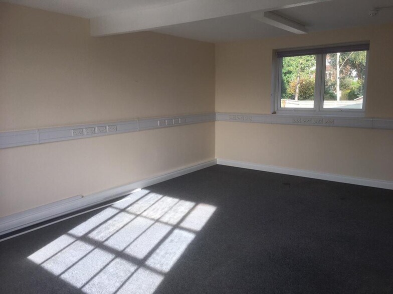 Greys Rd, Henley On Thames à louer - Photo du bâtiment - Image 2 de 5