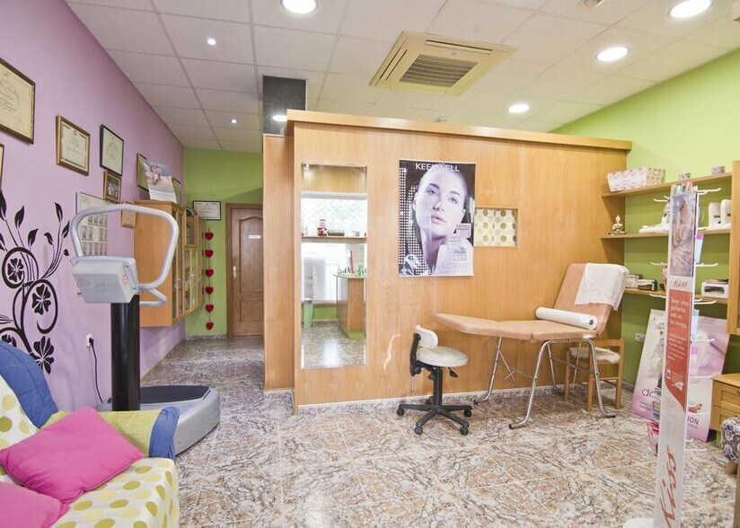 Calle Rafael Alberti, Motril, Granada for sale - Interior Photo - Image 2 of 13