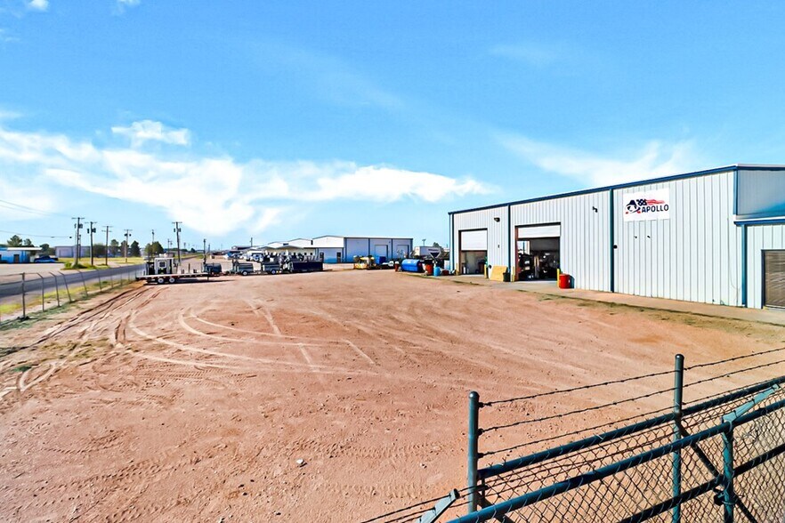 7903 W Industrial Ave, Midland, TX à louer - Photo du bâtiment - Image 3 de 20