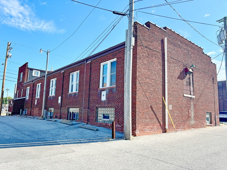 116 W A St, Belleville, IL for sale - Building Photo - Image 3 of 15