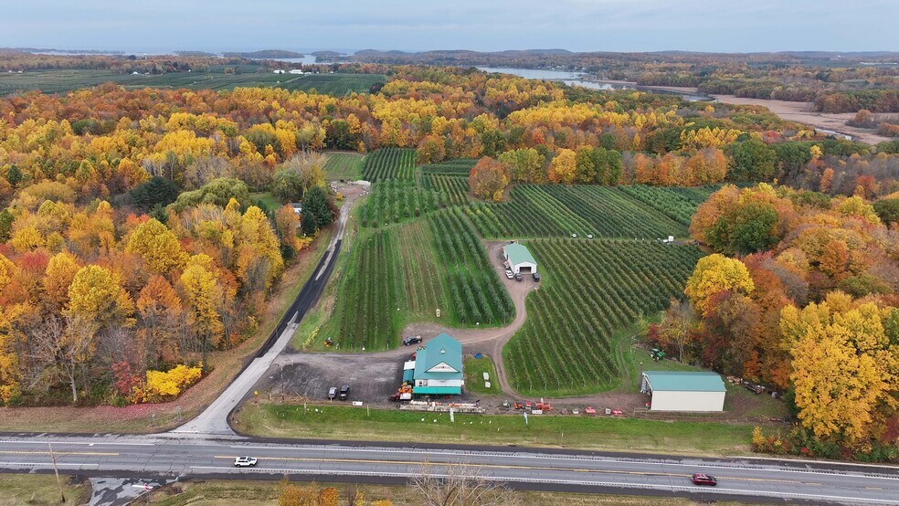 5630 Norris Rd, North Rose, NY à vendre - Photo du bâtiment - Image 1 de 36