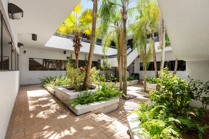 4524 Gun Club Rd, West Palm Beach, FL à vendre - Photo du bâtiment - Image 2 de 21
