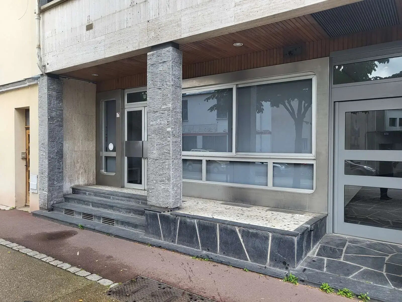 Rue Leon Desoyer, Saint-Germain-en-Laye for lease Building Photo- Image 1 of 5