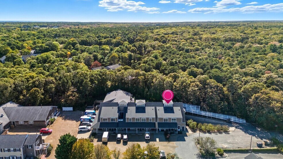 1 Mariners Lndg, Edgartown, MA à vendre - Photo du bâtiment - Image 3 de 25