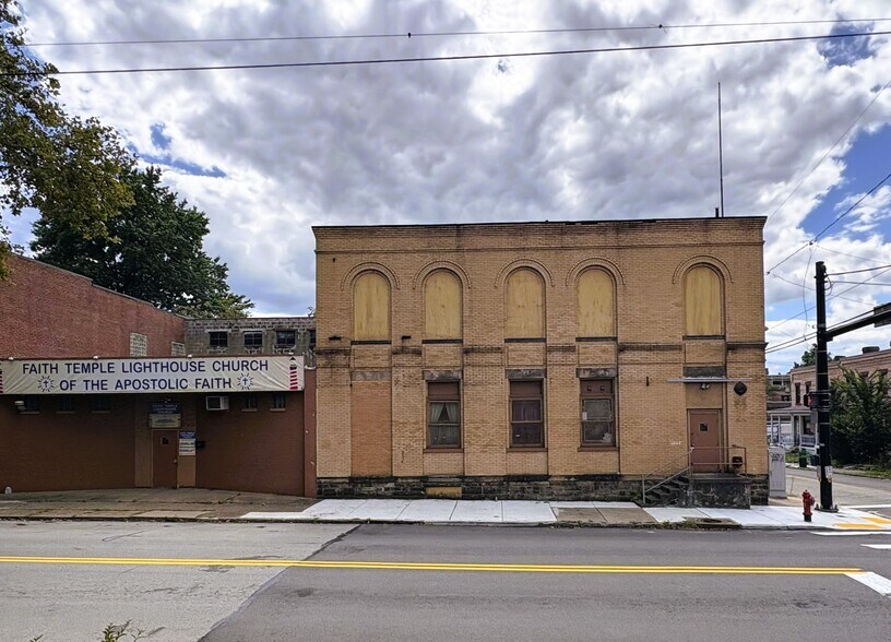 7002 Bennett St, Pittsburgh, PA à vendre - Photo du bâtiment - Image 2 de 6