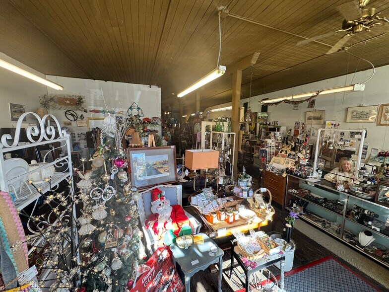 5504 Main St, Flowery Branch, GA à vendre - Photo du bâtiment - Image 3 de 17