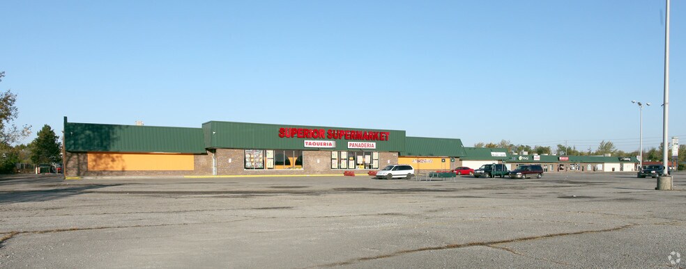 3702-3724 N Mitthoeffer Rd, Indianapolis, IN à louer - Photo du bâtiment - Image 3 de 3