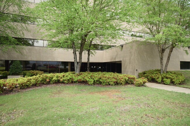 Plus de détails pour 2402 Wildwood Ave, North Little Rock, AR - Plusieurs types d'espaces à louer