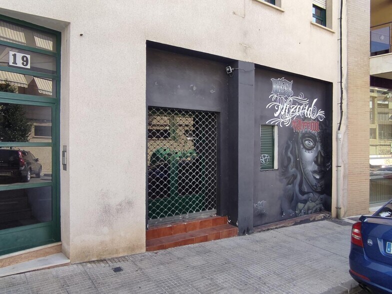 Commerce de détail dans Cáceres, Cáceres à louer - Photo du bâtiment - Image 1 de 11