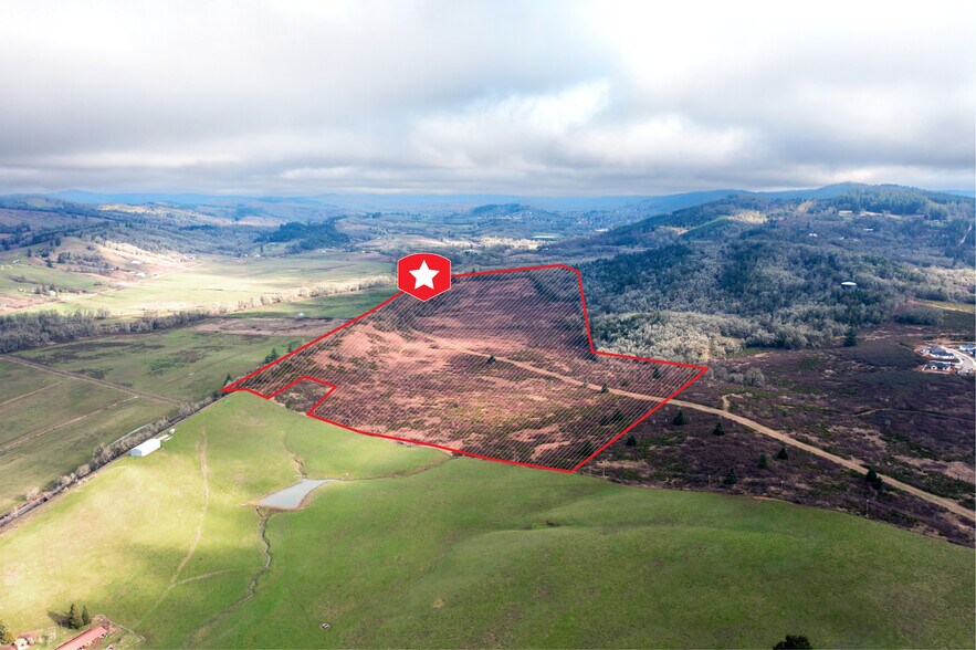 620 SW Stearns Ln, Sutherlin, OR à vendre - Aérien - Image 2 de 5
