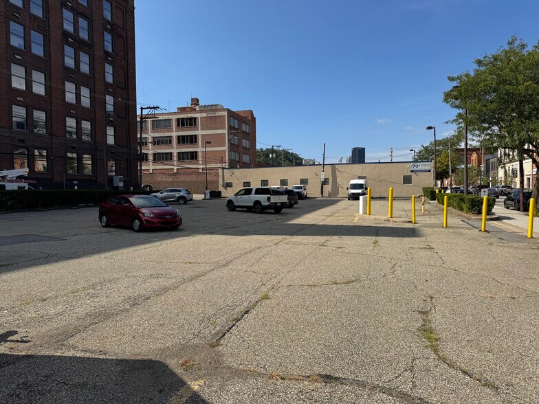 2828 Penn Ave, Pittsburgh, PA à vendre - Photo du bâtiment - Image 3 de 4