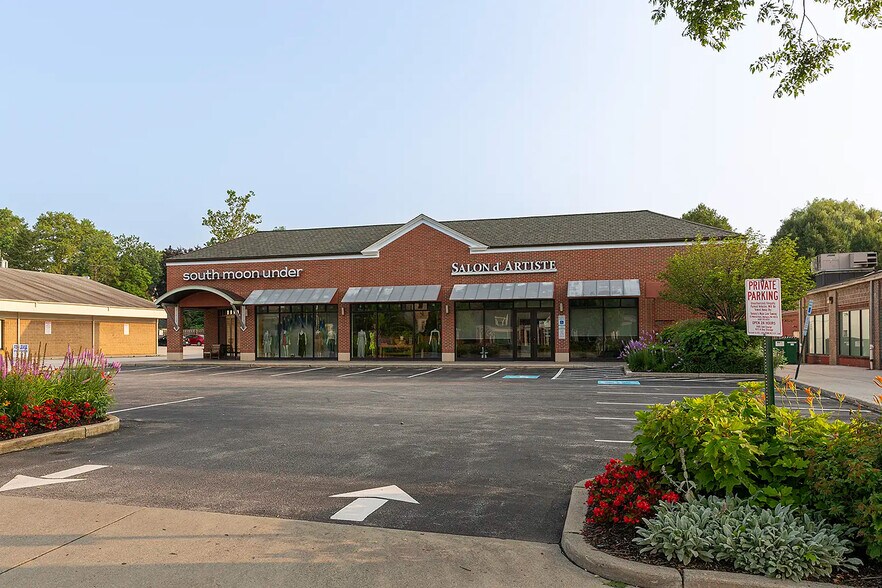 205 W Lancaster Ave, Wayne, PA à louer - Photo du bâtiment - Image 2 de 4