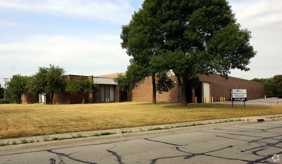 1550 W Bryn Mawr Ave, Itasca, IL for lease - Primary Photo - Image 1 of 5