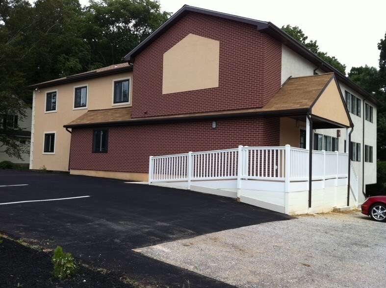 530 E Joppa Rd, Towson, MD à louer - Photo du bâtiment - Image 3 de 10