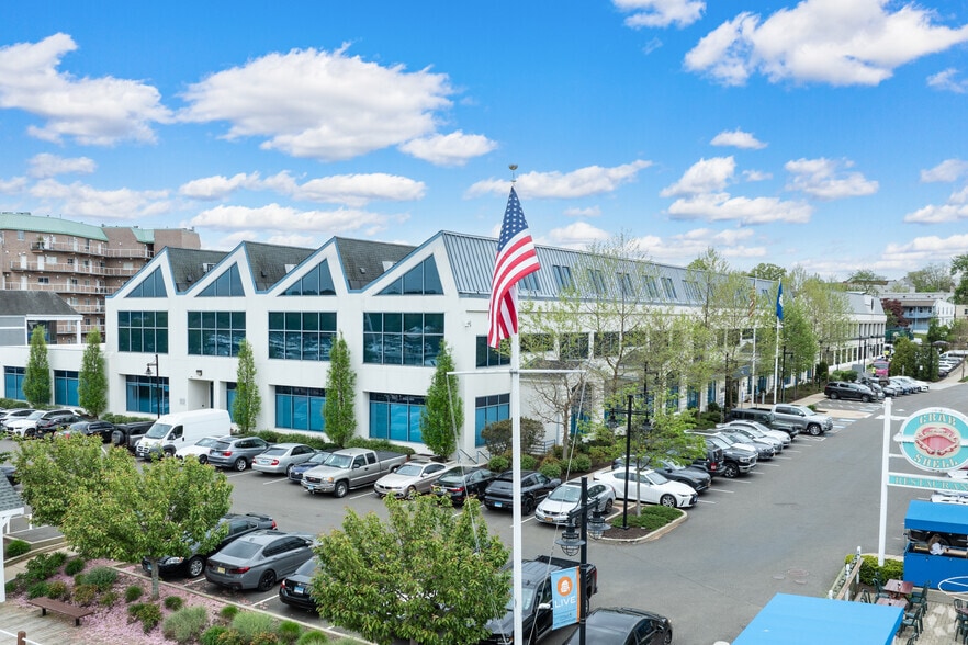 62 Southfield Ave, Stamford, CT for lease - Building Photo - Image 1 of 10